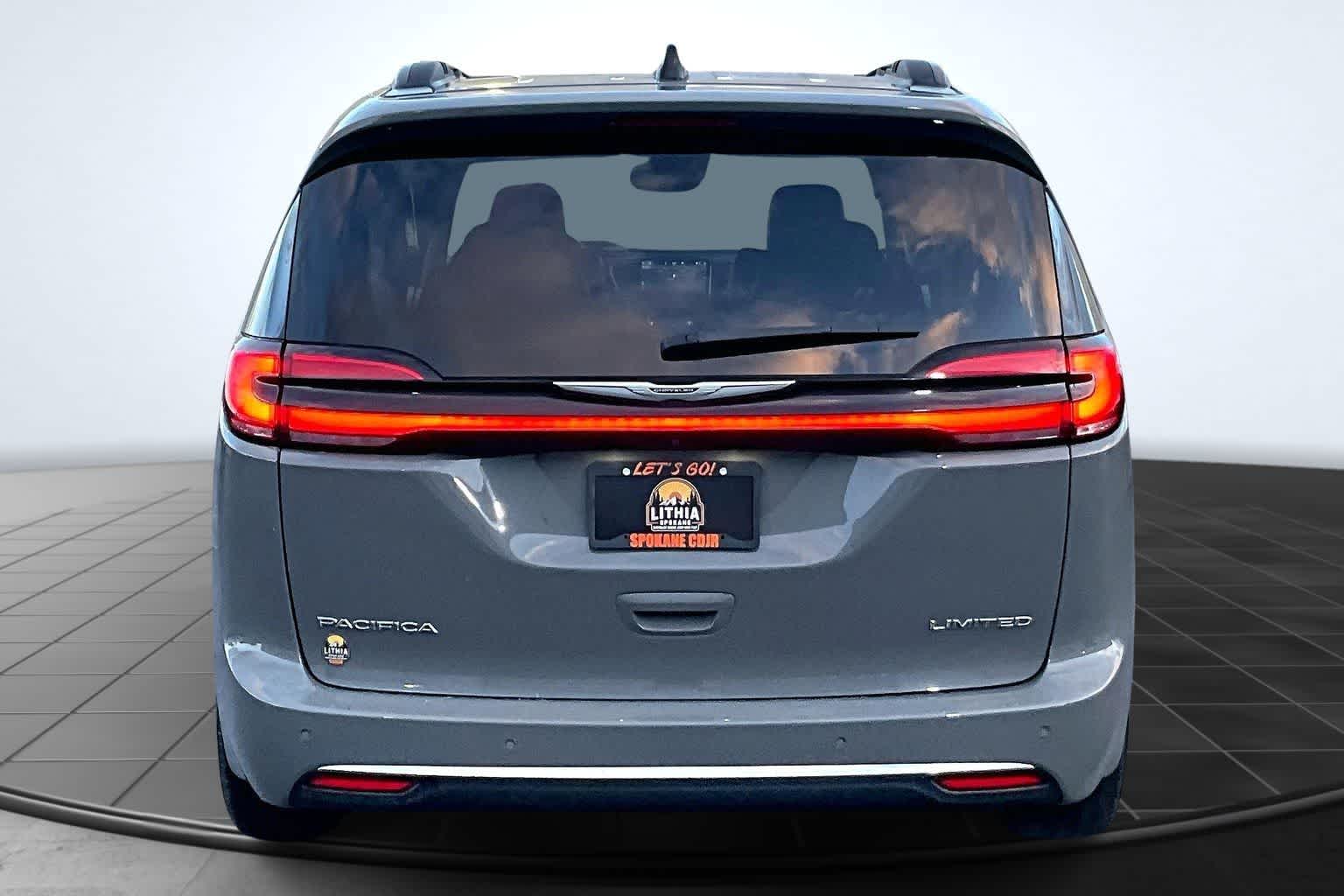 Thumbnail: 2023 Chrysler Pacifica - 5