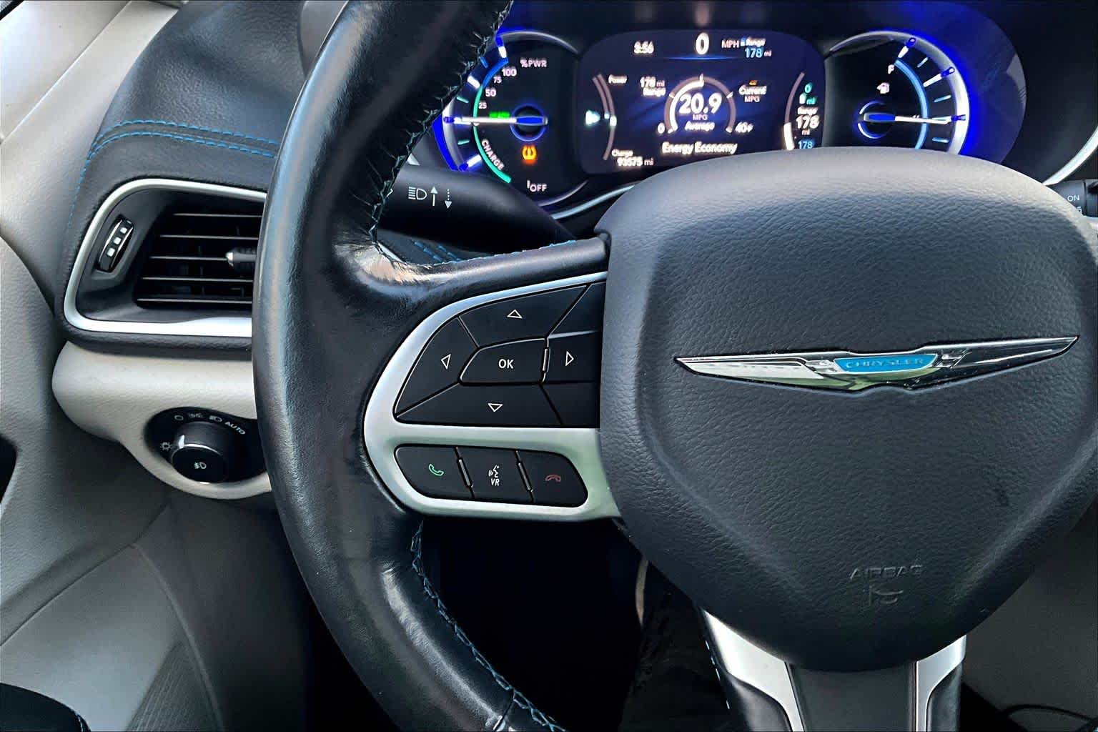 Thumbnail: 2021 Chrysler Pacifica - 25