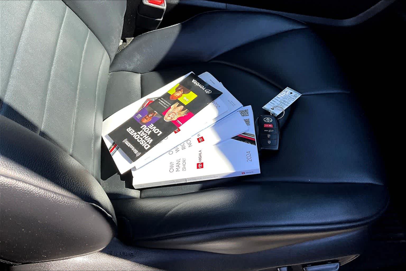 Thumbnail: 2024 Toyota Highlander - 20