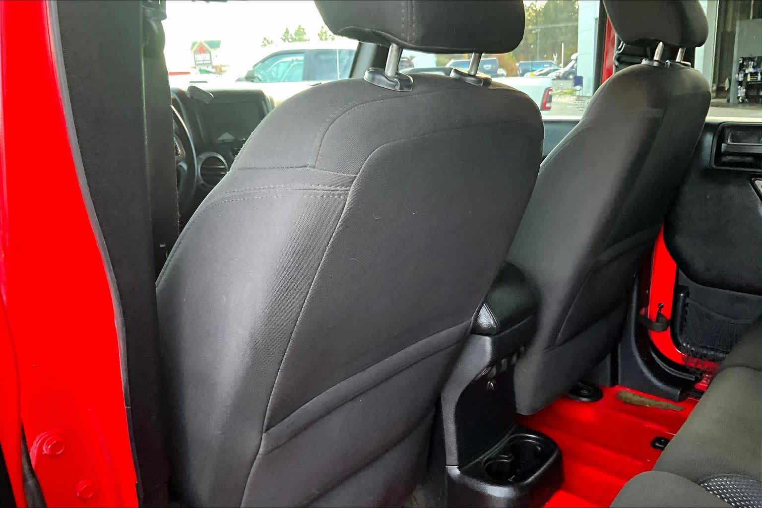 Thumbnail: 2016 Jeep Wrangler - 12