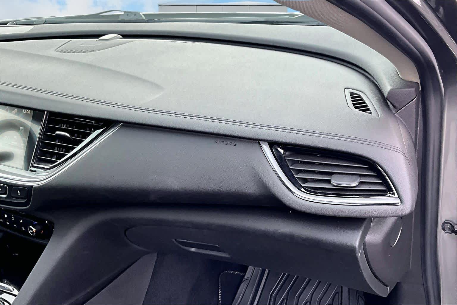 Thumbnail: 2018 Buick Regal - 24