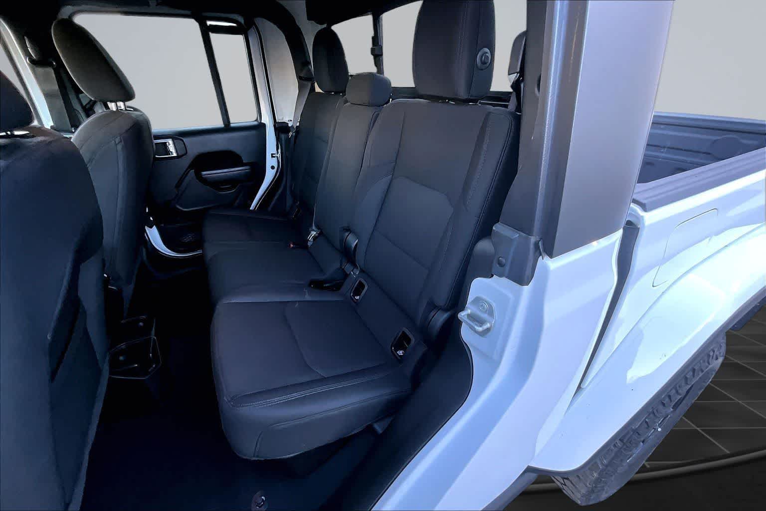 Thumbnail: 2022 Jeep Gladiator - 13