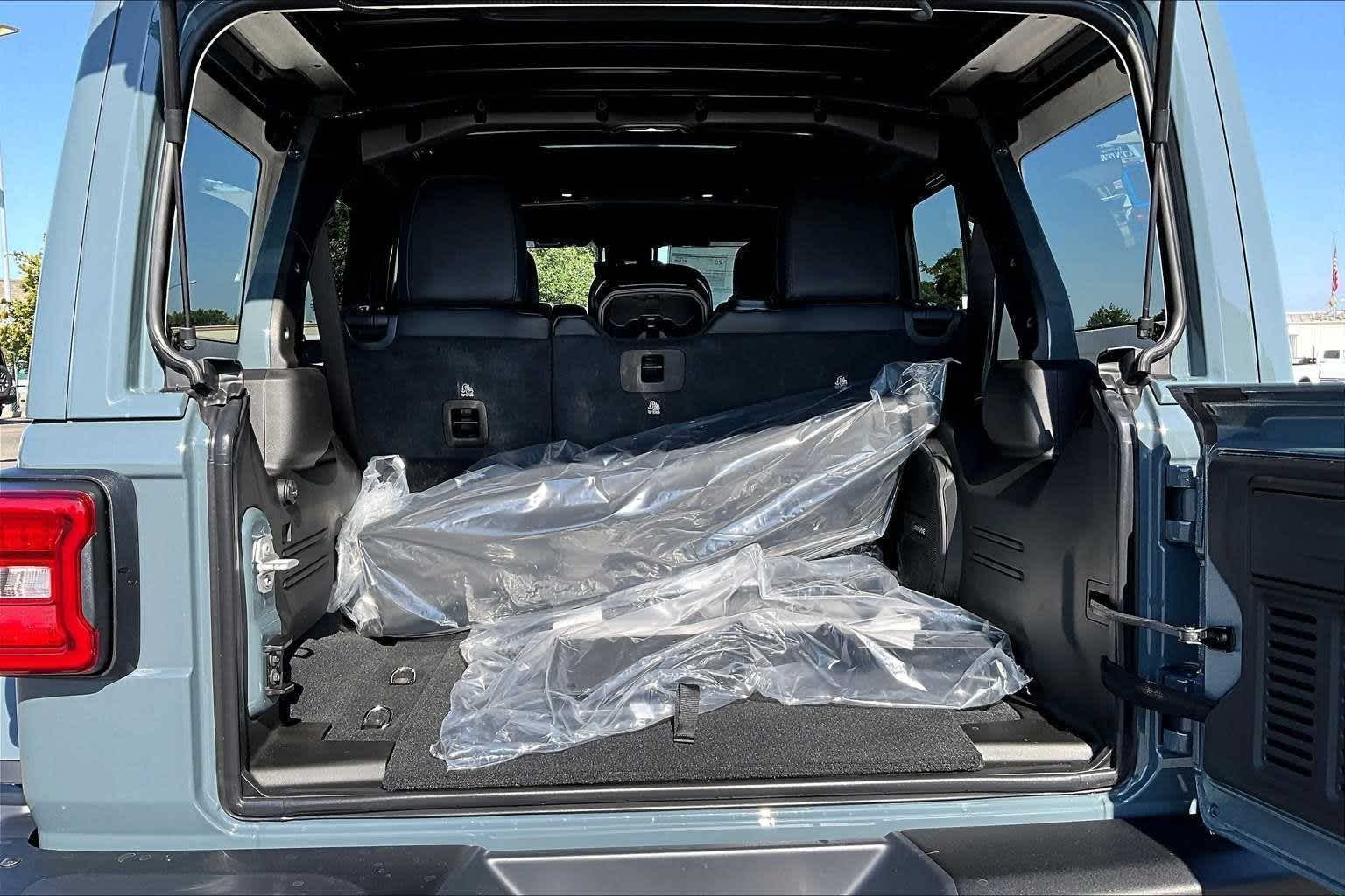 Thumbnail: 2025 Jeep Wrangler - 19