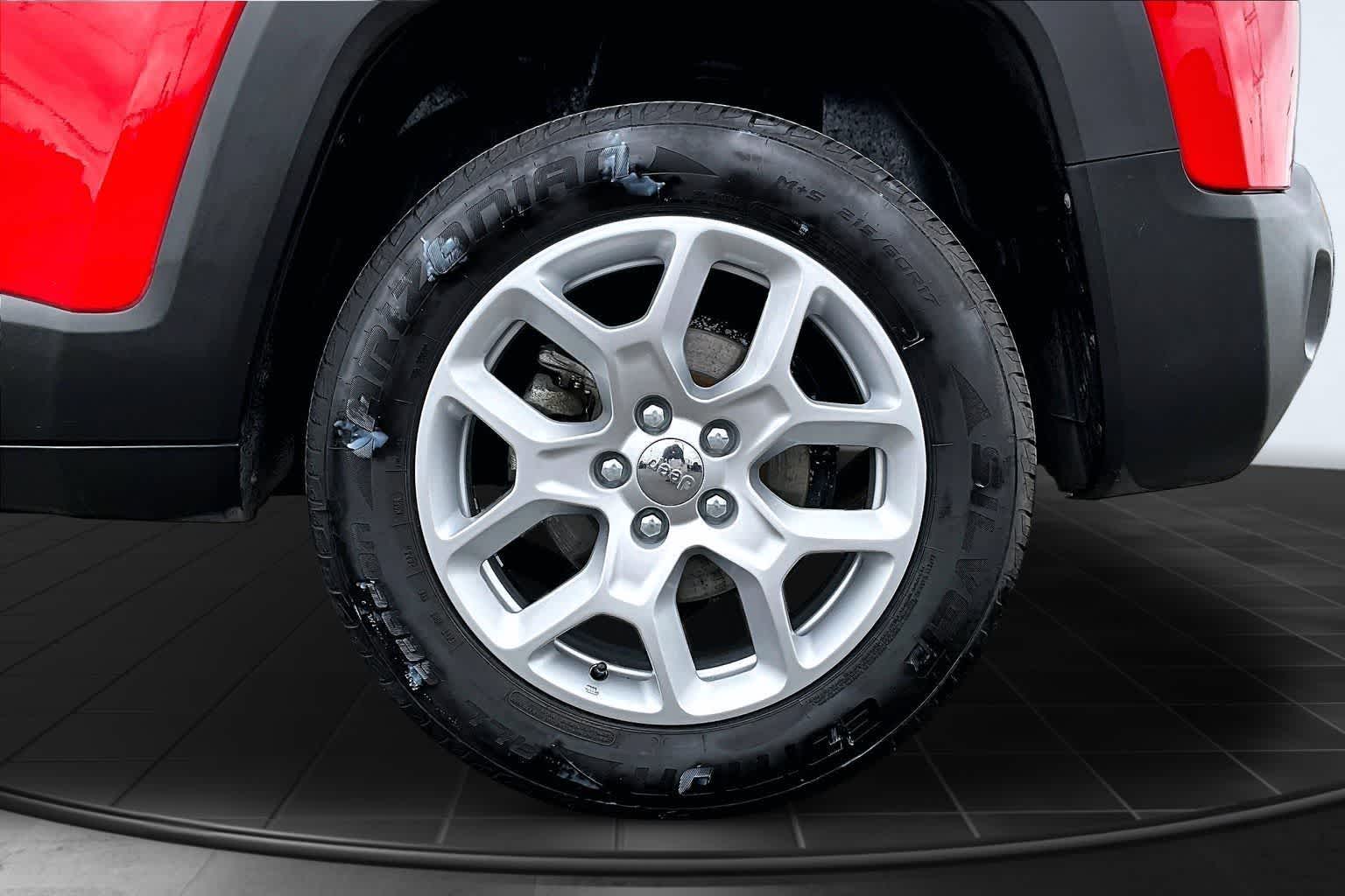 Thumbnail: 2018 Jeep Renegade - 35