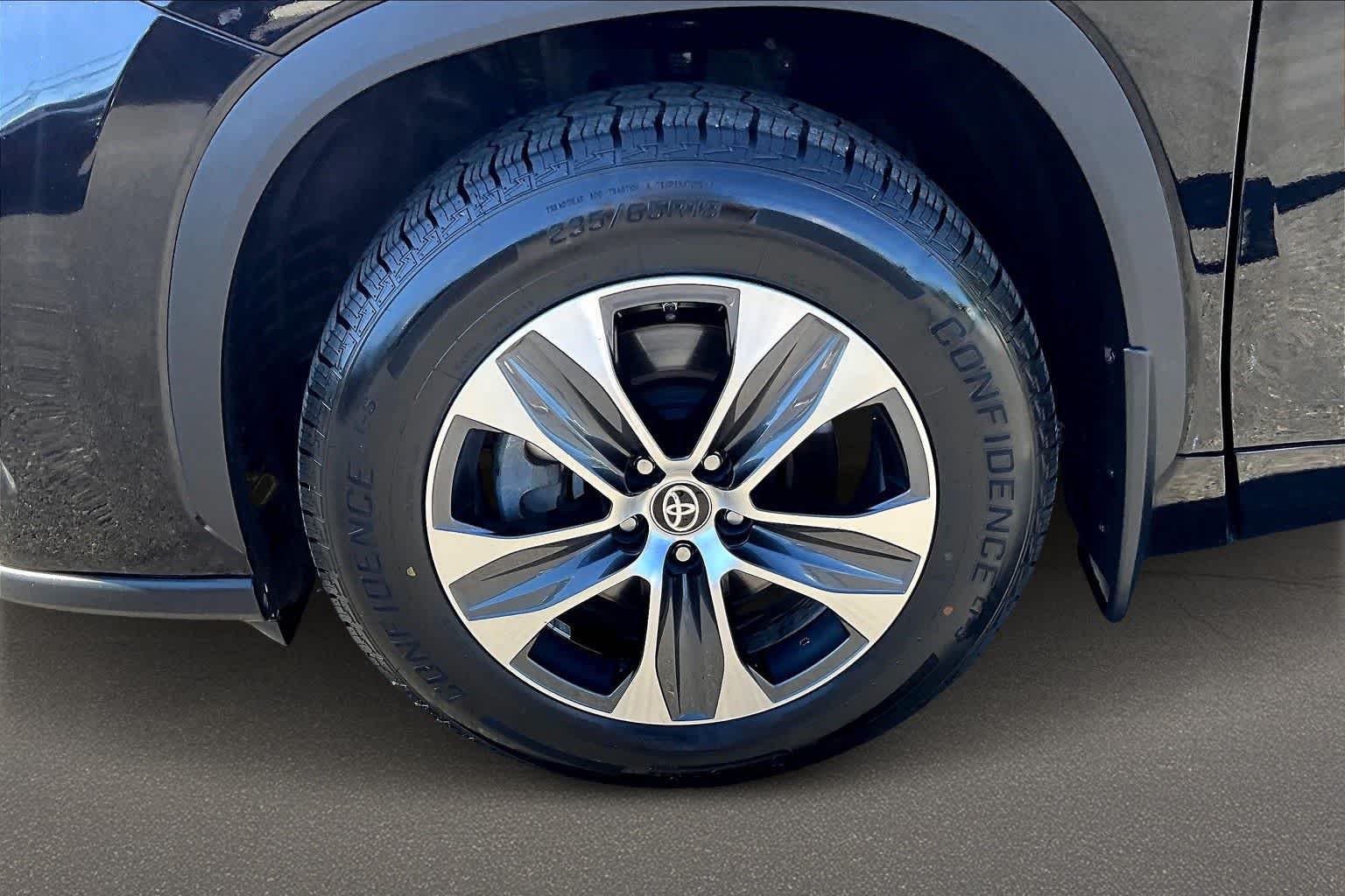 Thumbnail: 2024 Toyota Highlander - 8