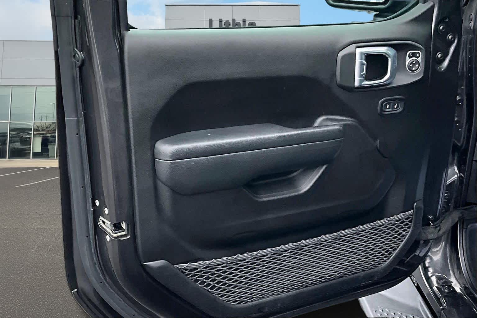 Thumbnail: 2022 Jeep Gladiator - 28