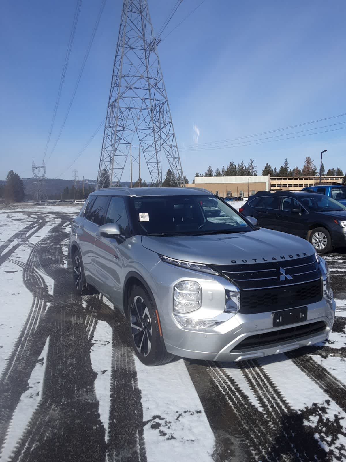 Thumbnail: 2023 Mitsubishi Outlander - 3