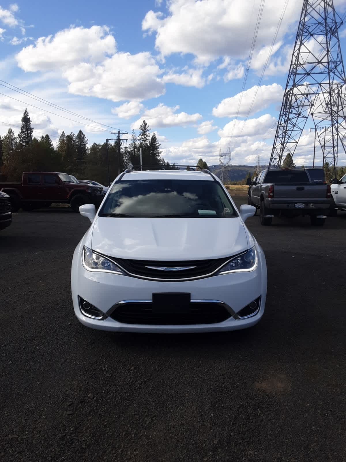 2018 Chrysler Pacifica Touring L photo 2