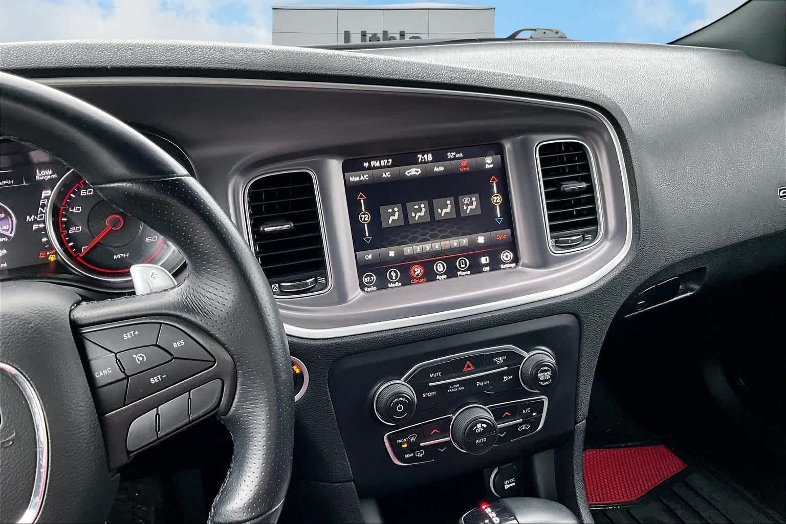 Thumbnail: 2019 Dodge Charger - 17