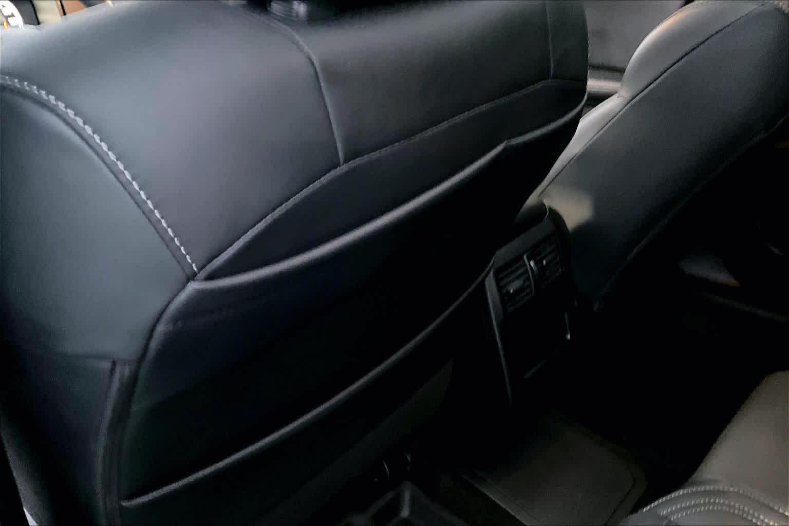 Thumbnail: 2023 Mitsubishi Outlander - 12