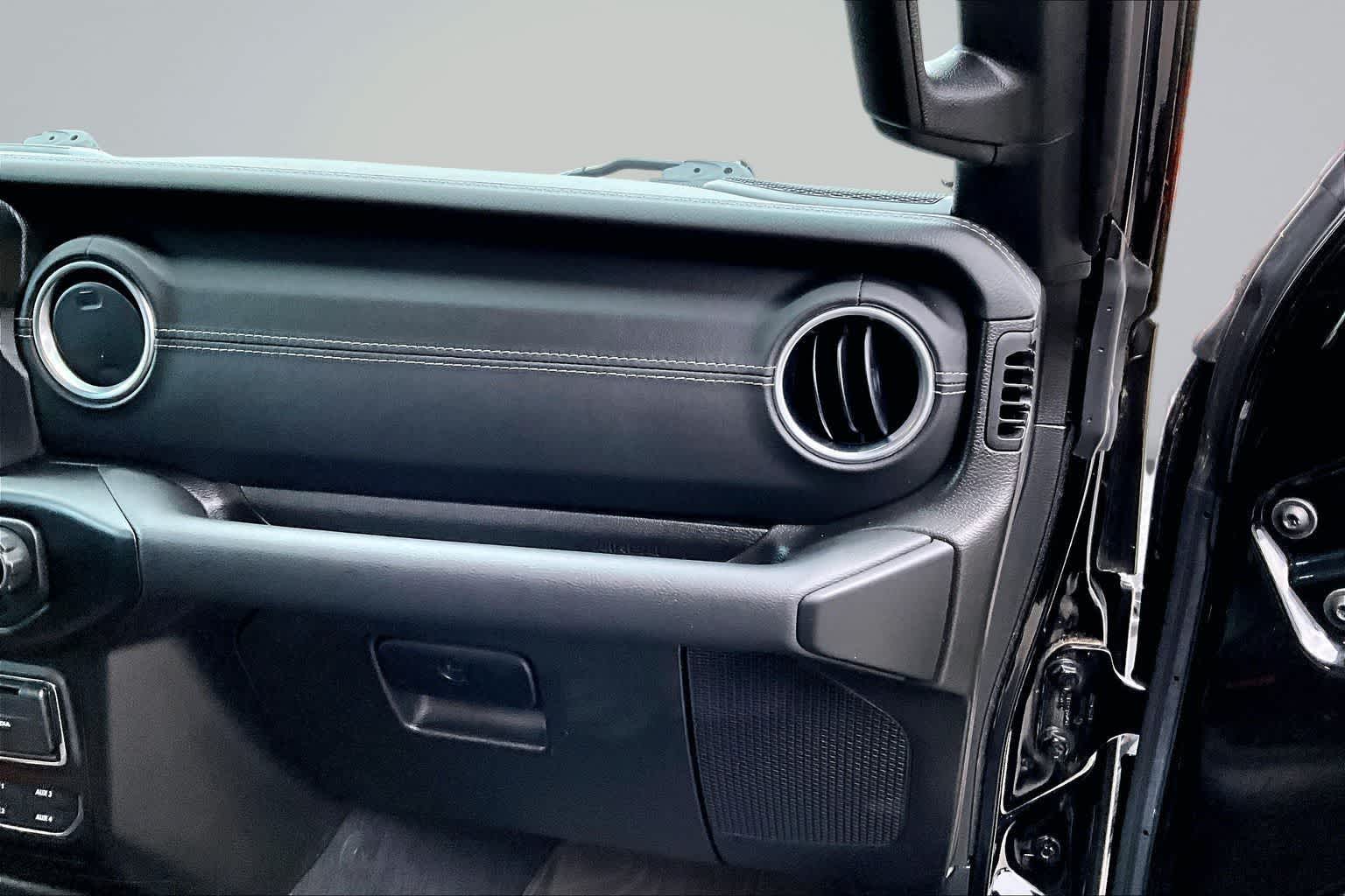 Thumbnail: 2023 Jeep Wrangler - 23