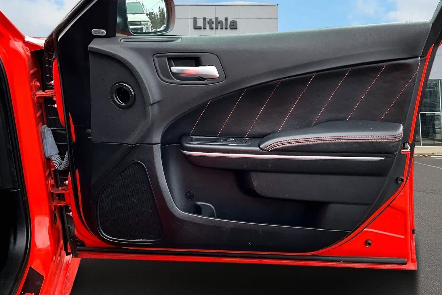 Thumbnail: 2019 Dodge Charger - 32