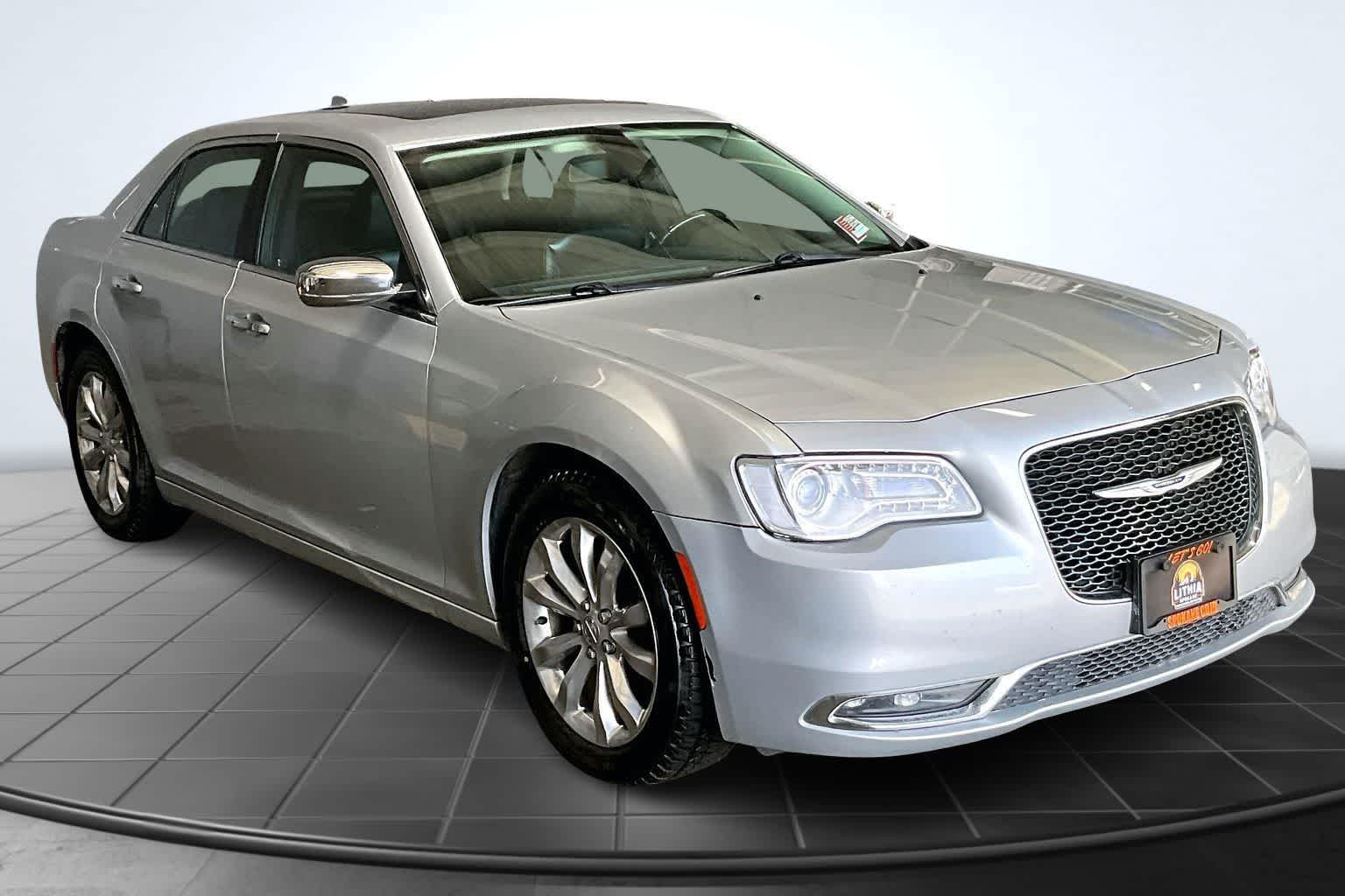 Thumbnail: 2020 Chrysler 300 - 22