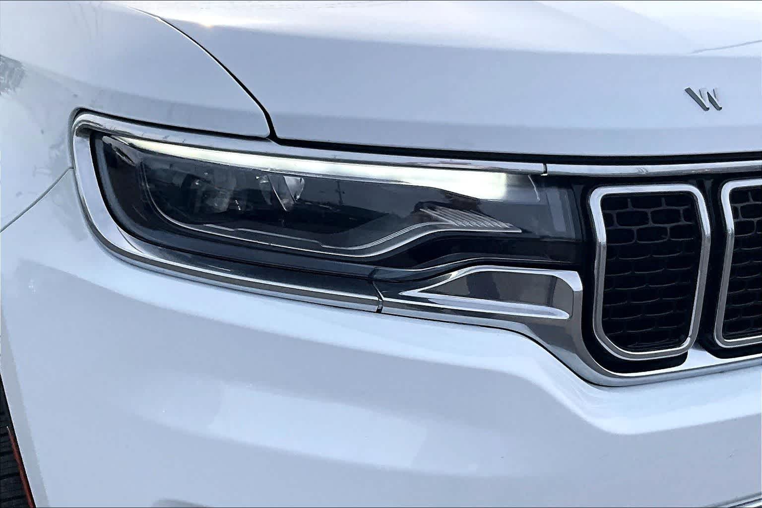 Thumbnail: 2023 Jeep Wagoneer - 31