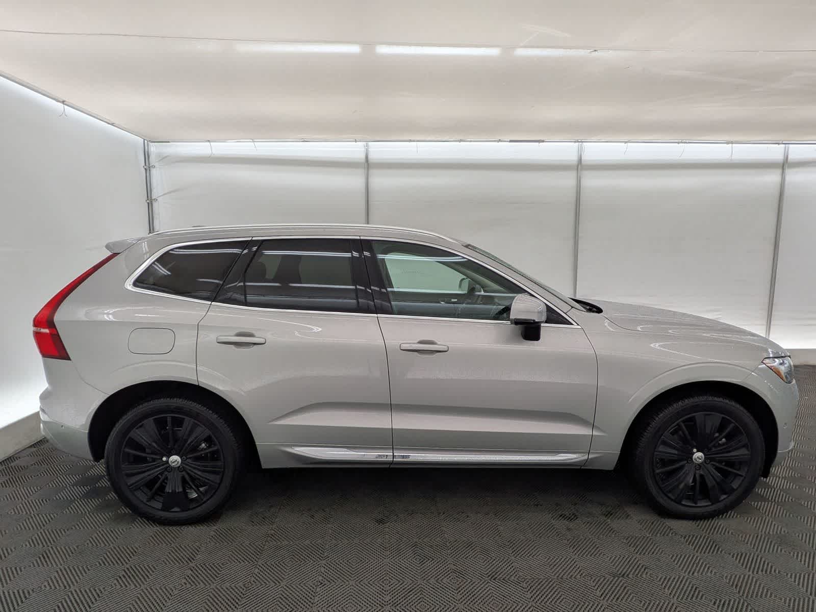 Thumbnail: 2022 Volvo XC60 - 7