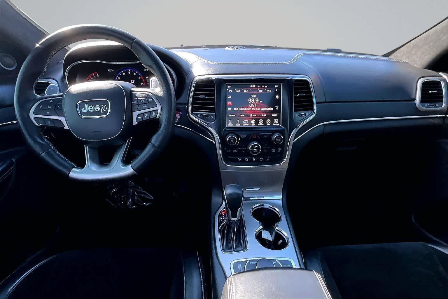 Thumbnail: 2017 Jeep Grand Cherokee - 10