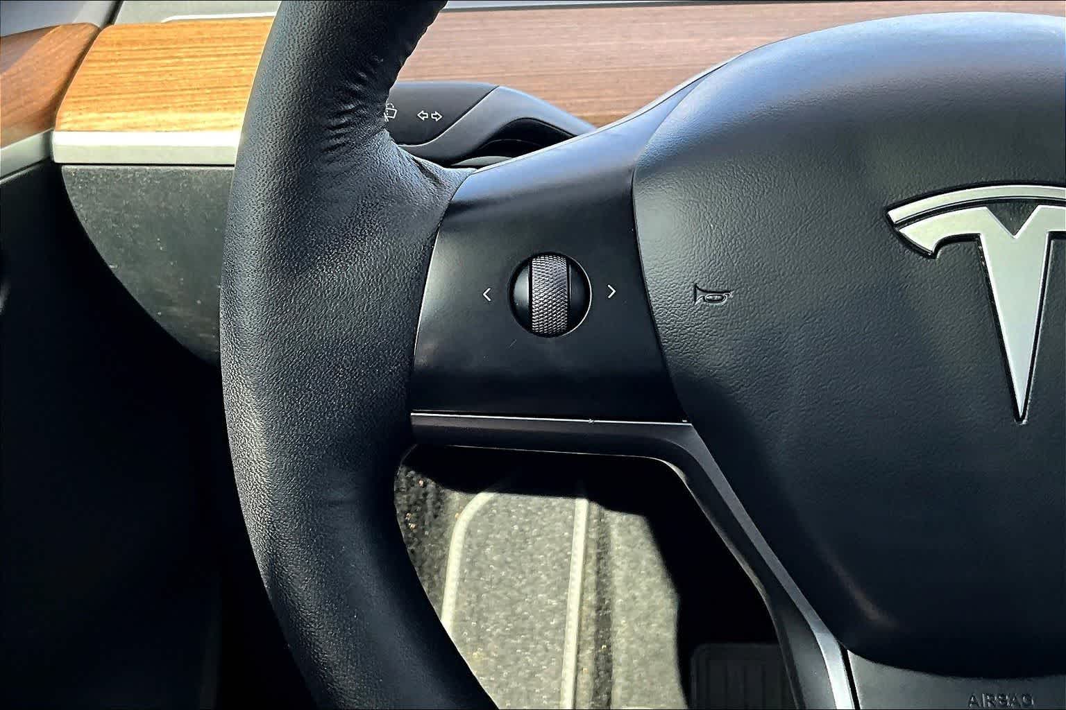 Thumbnail: 2023 Tesla Model Y - 25