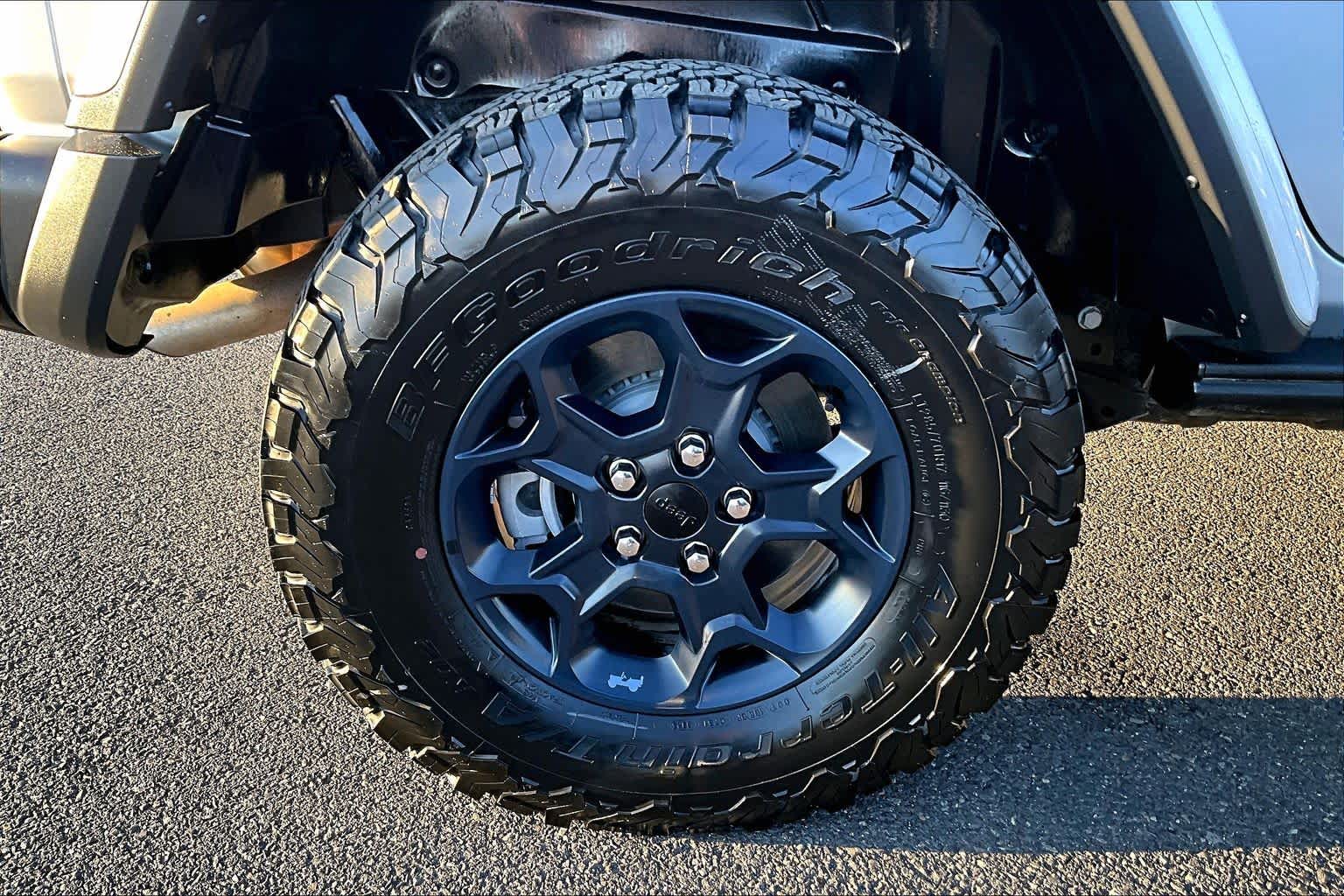 Thumbnail: 2023 Jeep Wrangler - 35