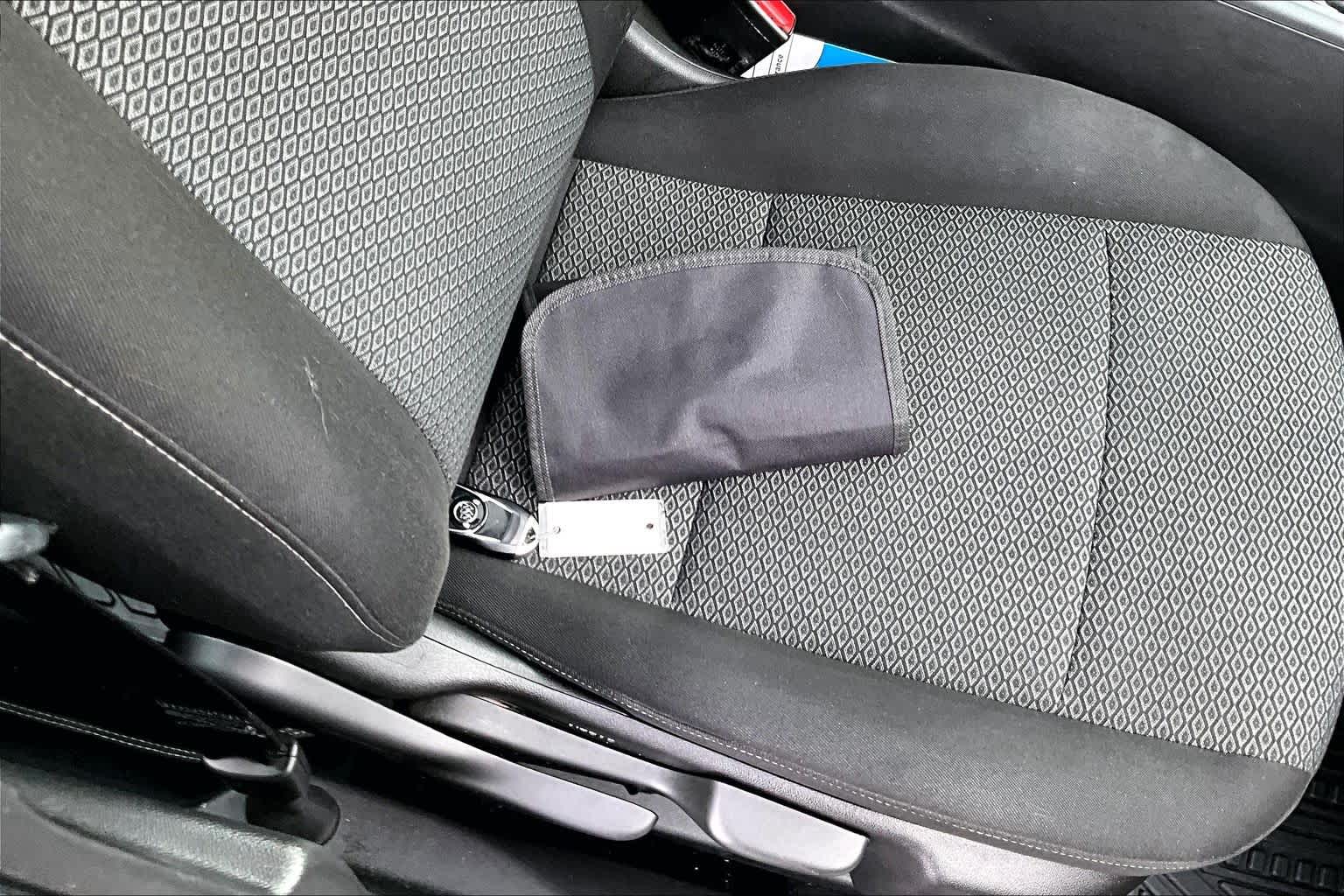 Thumbnail: 2018 Buick Regal - 20