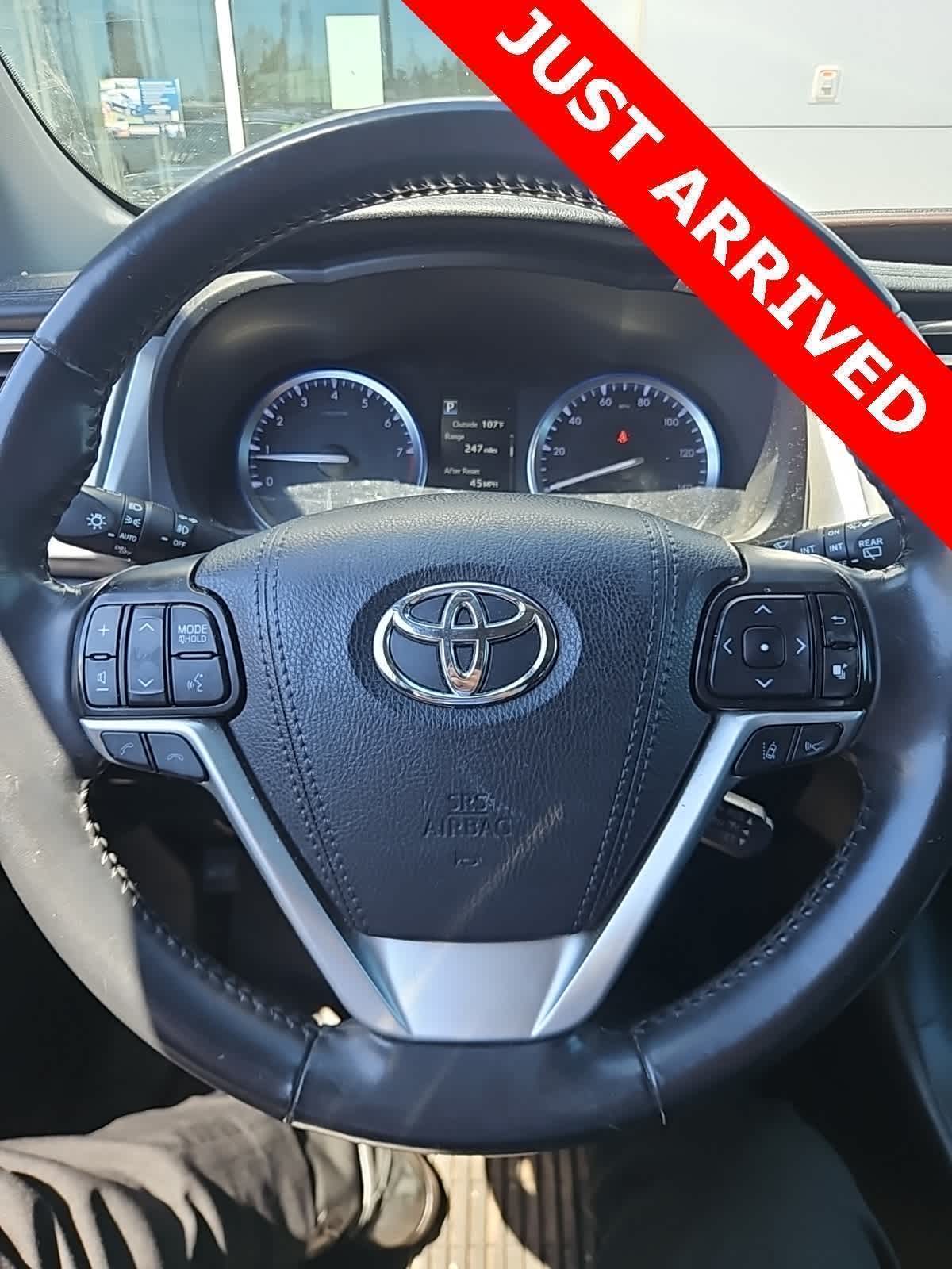 Thumbnail: 2019 Toyota Highlander - 10
