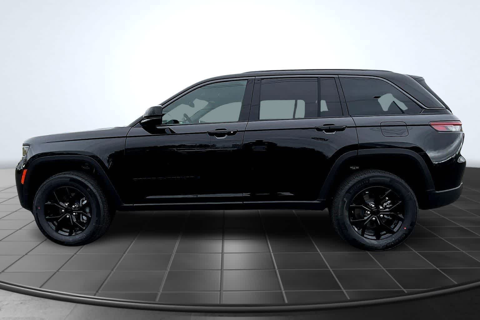 Thumbnail: 2026 Jeep Grand Cherokee - 3