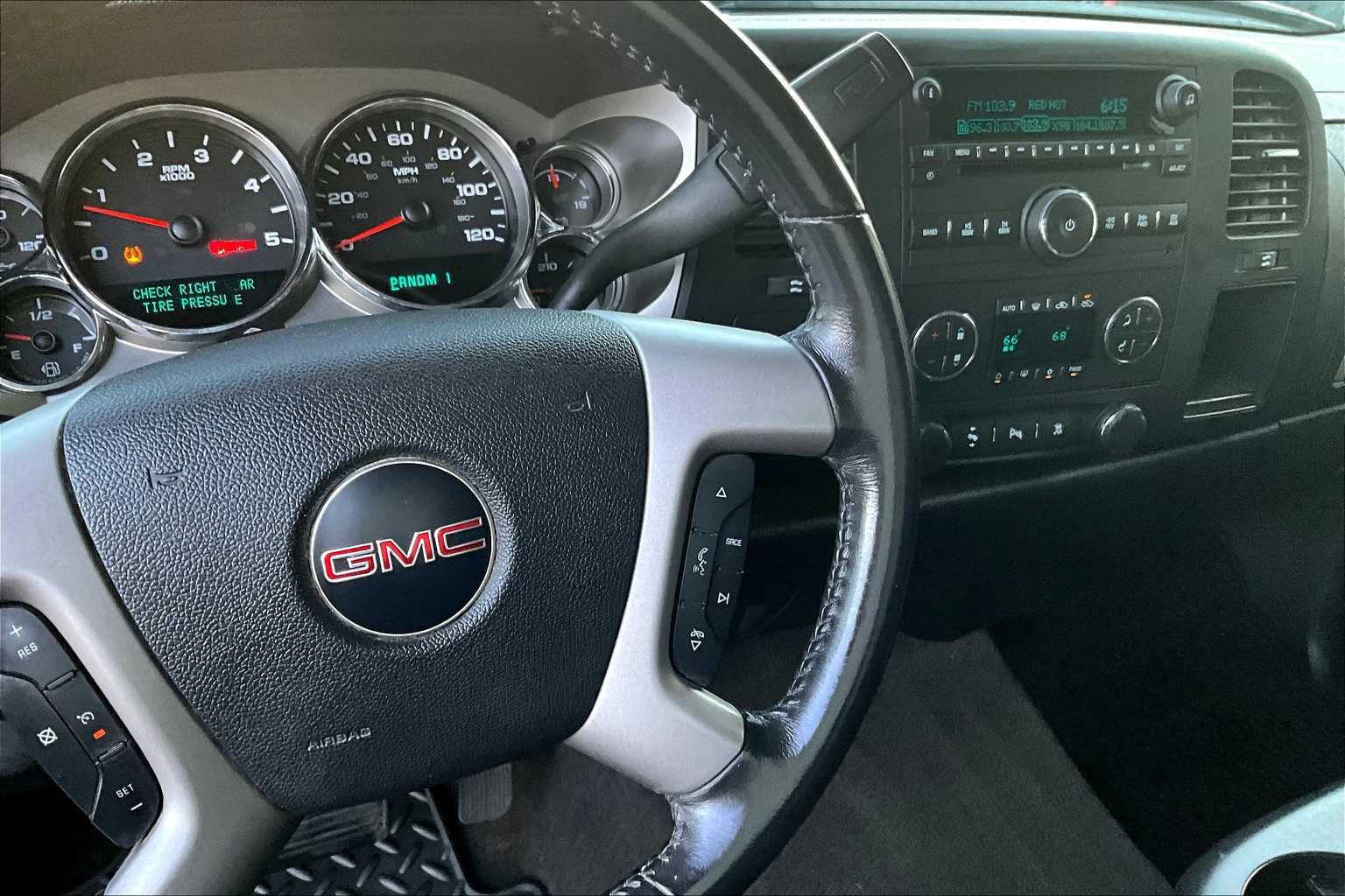 Thumbnail: 2009 GMC Sierra 2500 - 26