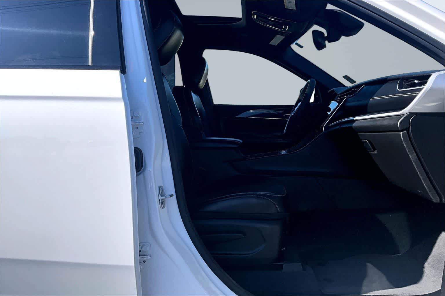 Thumbnail: 2023 Jeep Grand Cherokee - 14