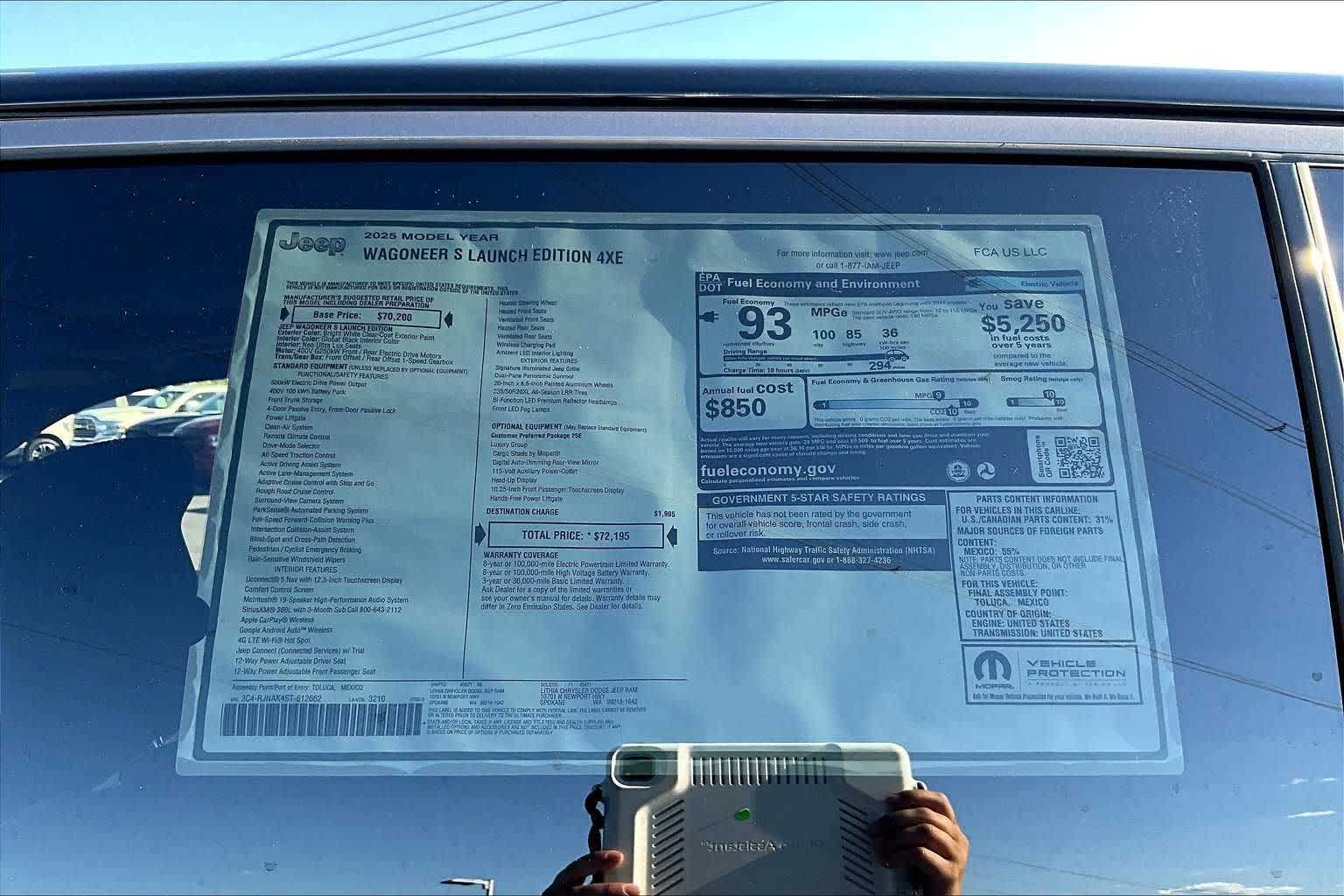 Thumbnail: 2025 Jeep Wagoneer S - 24