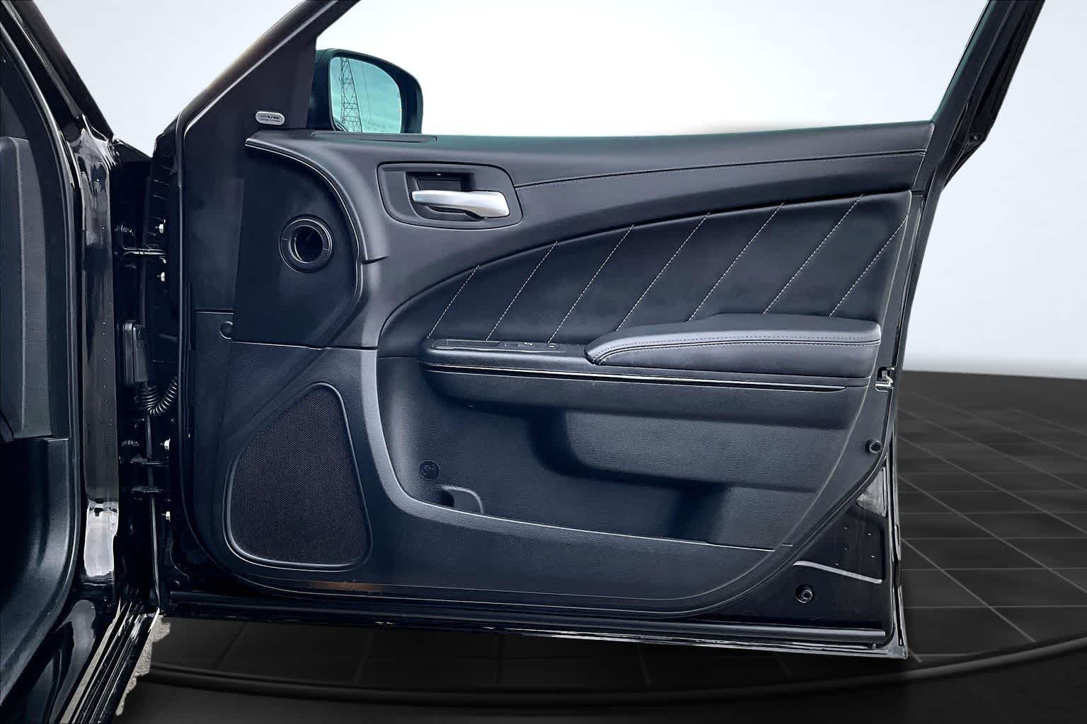 Thumbnail: 2020 Dodge Charger - 29