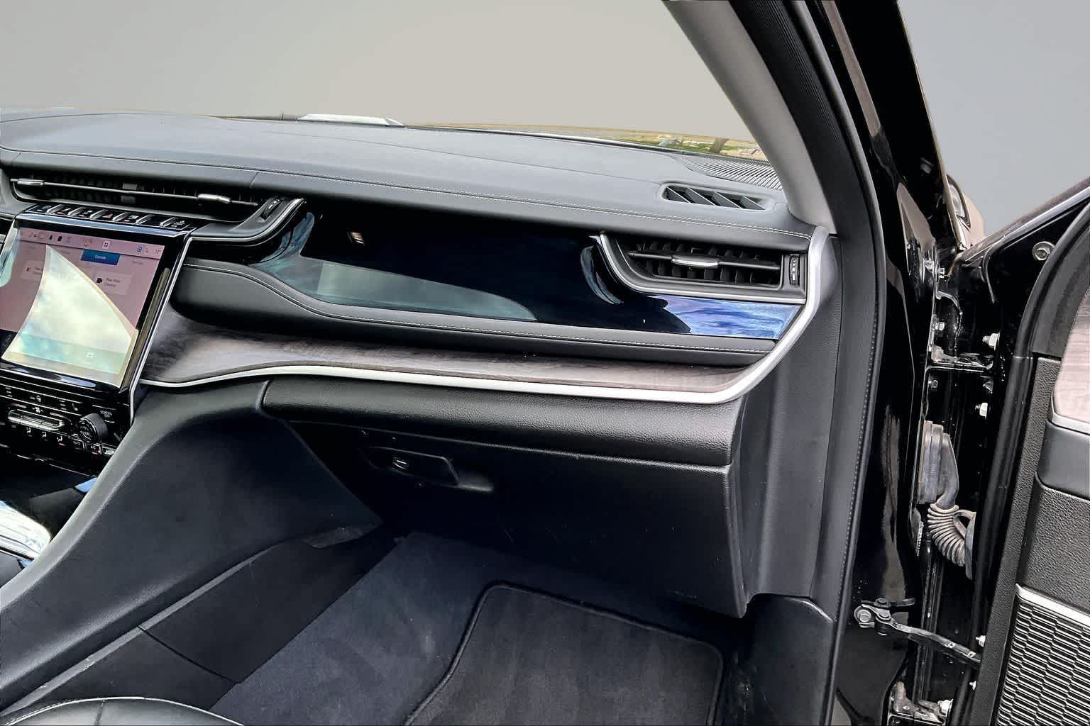 Thumbnail: 2022 Jeep Grand Cherokee - 24