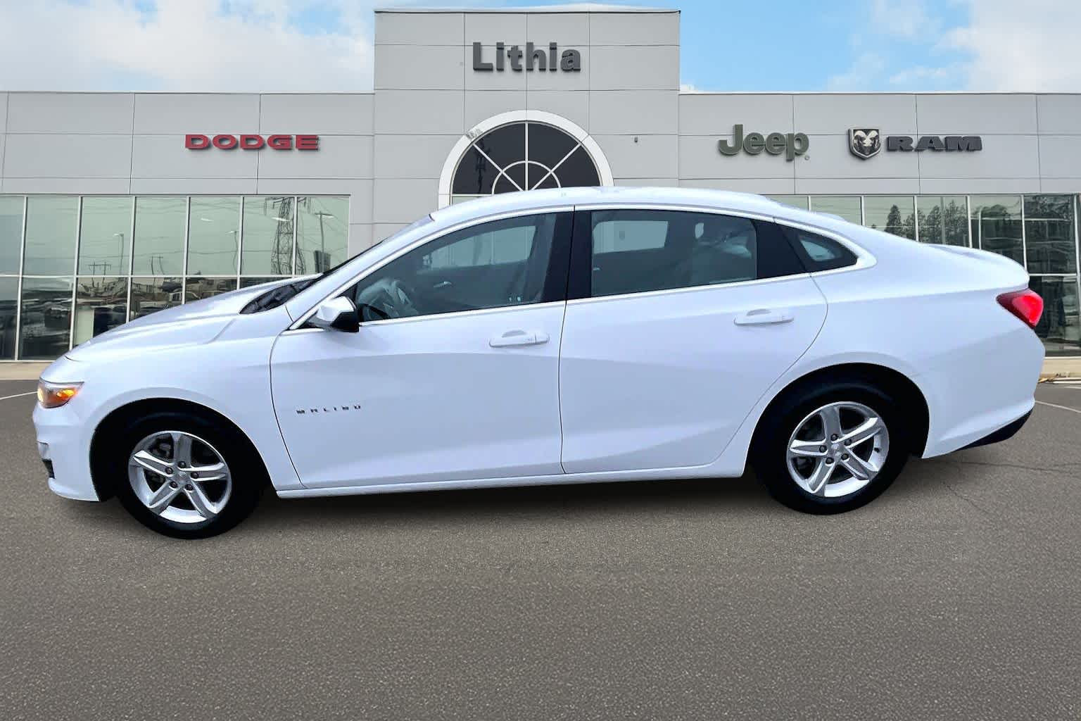 2022 Chevrolet Malibu 1LT photo 3