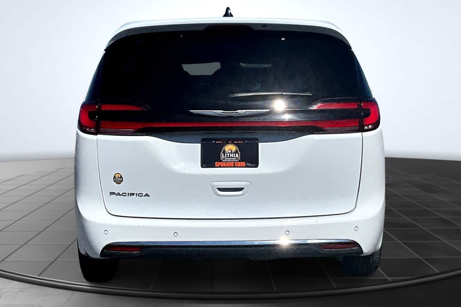Thumbnail: 2024 Chrysler Pacifica - 5