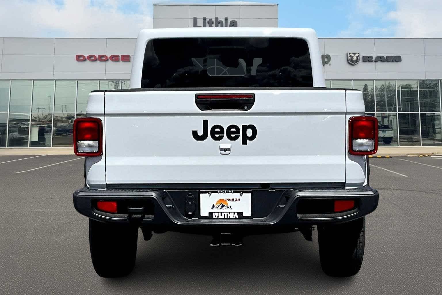 Thumbnail: 2025 Jeep Gladiator - 4
