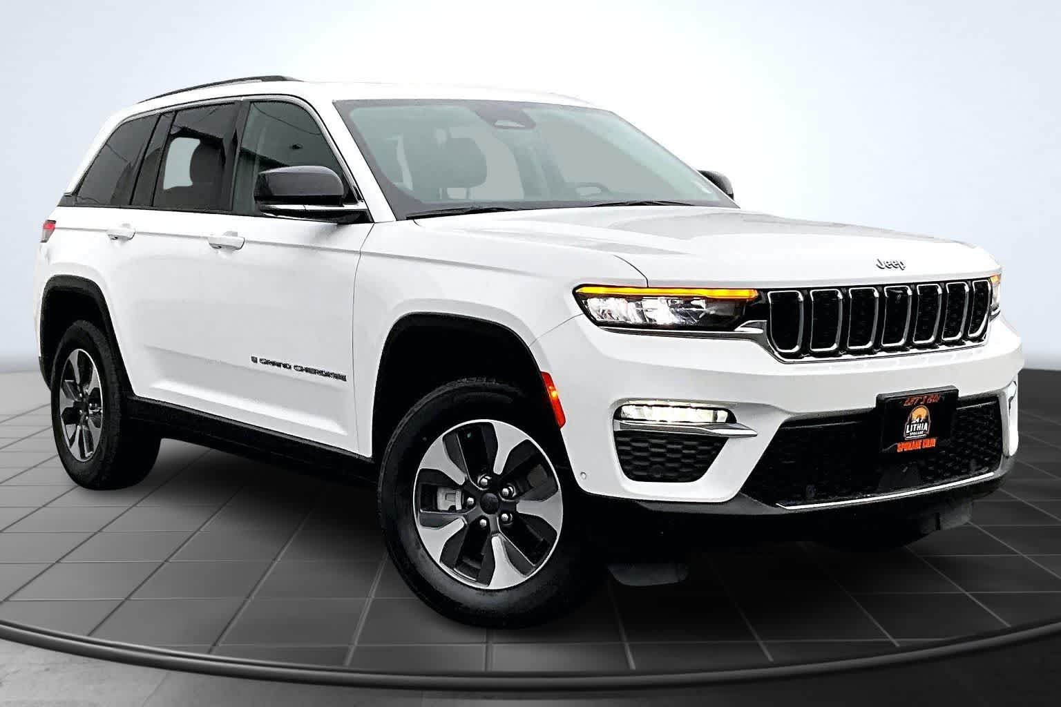 Thumbnail: 2022 Jeep Grand Cherokee - 22