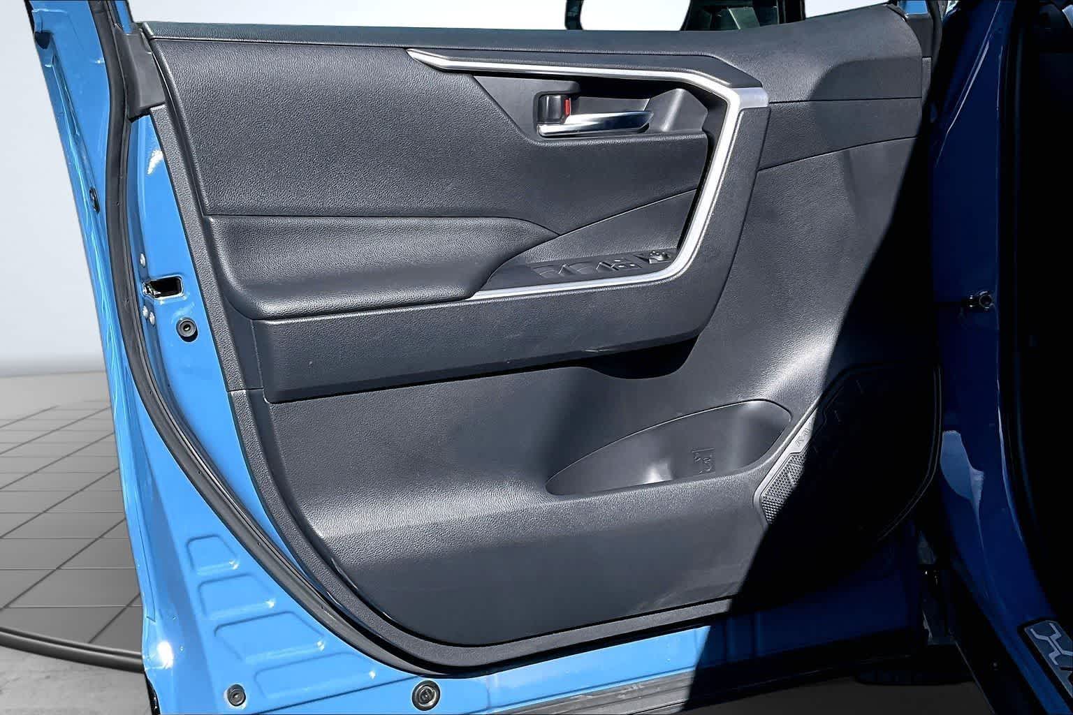 Thumbnail: 2025 Toyota RAV4 - 28