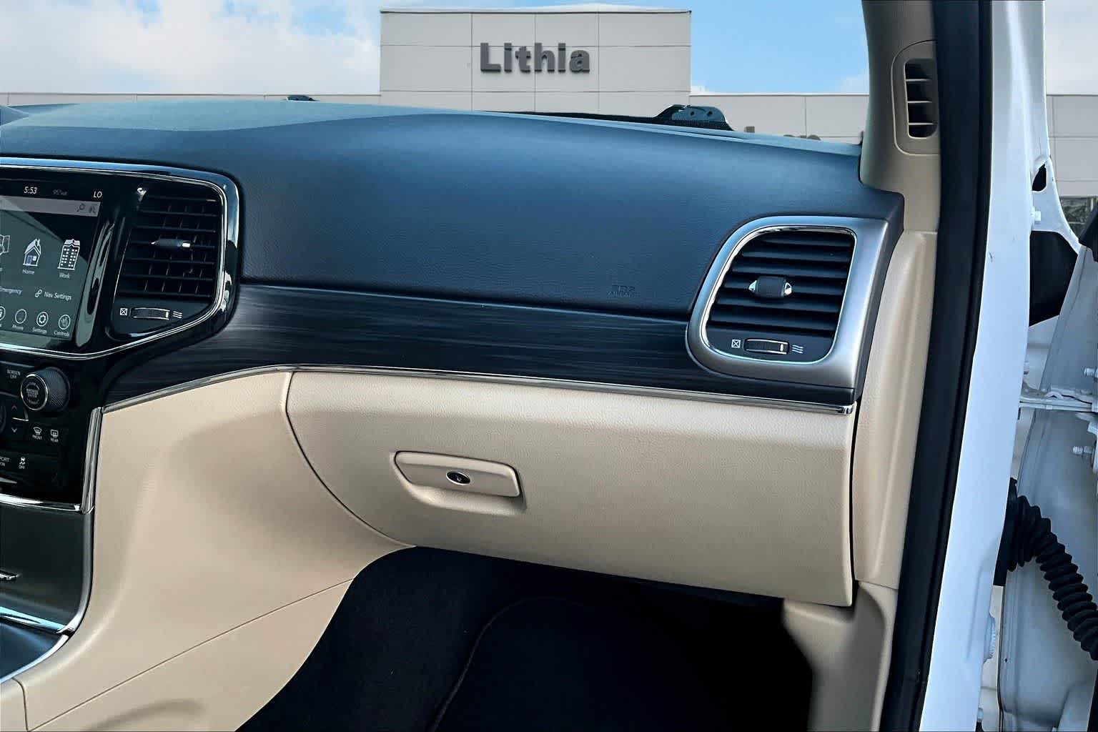 Thumbnail: 2021 Jeep Grand Cherokee - 24