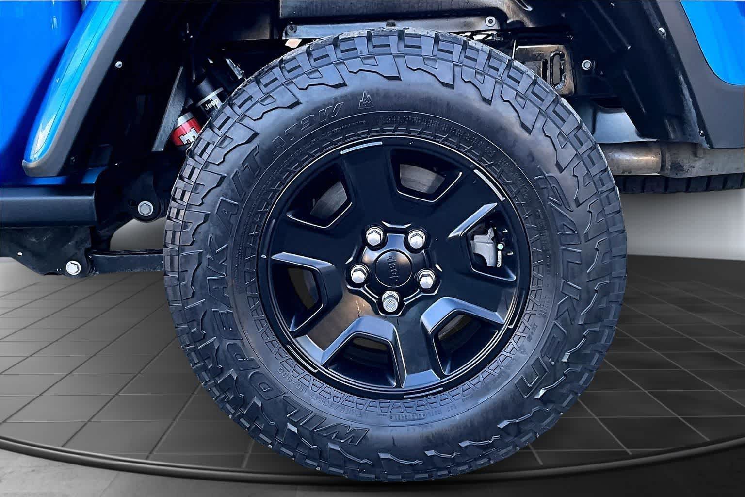 Thumbnail: 2022 Jeep Gladiator - 35