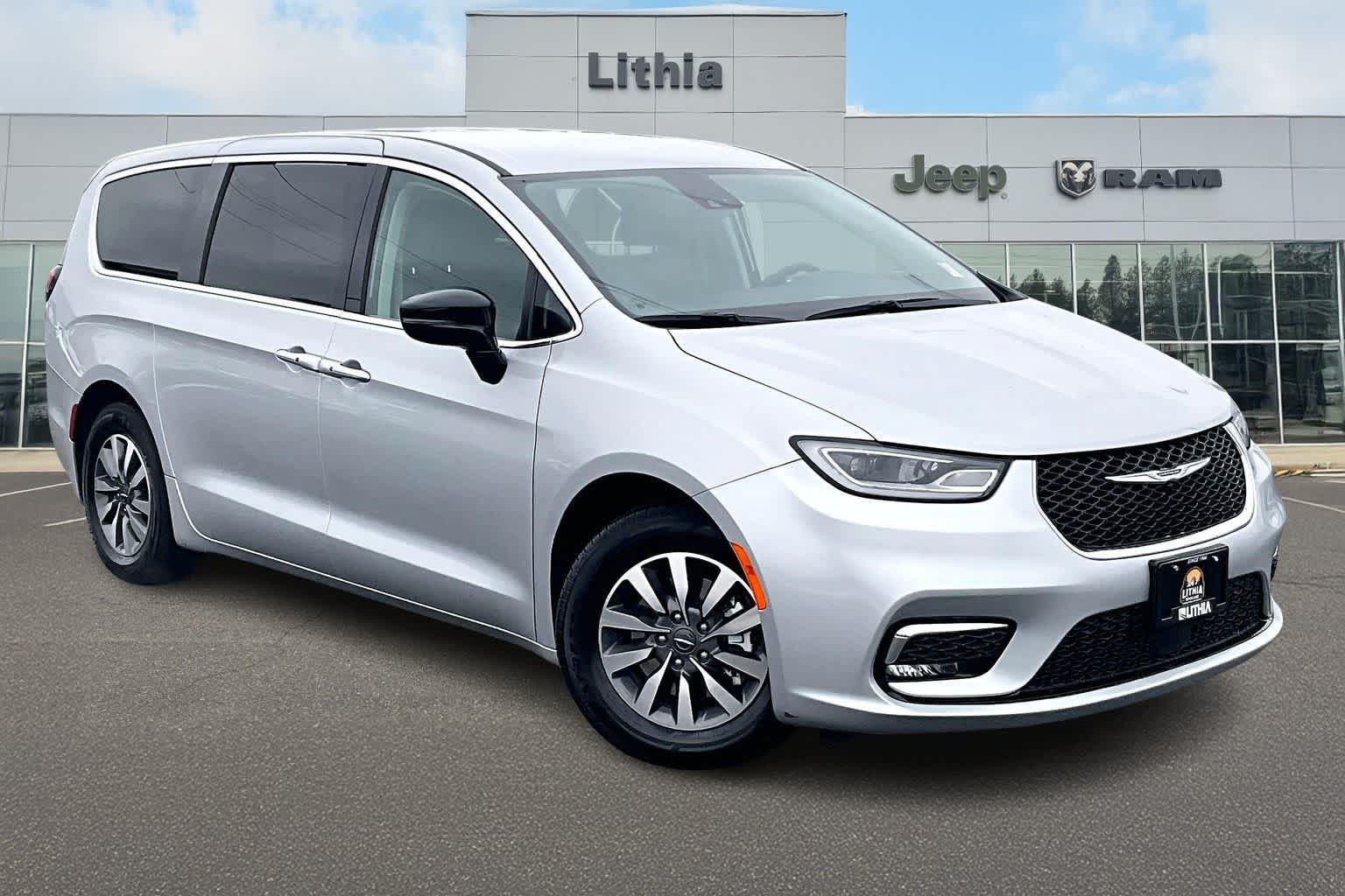 Thumbnail: 2024 Chrysler Pacifica - 22