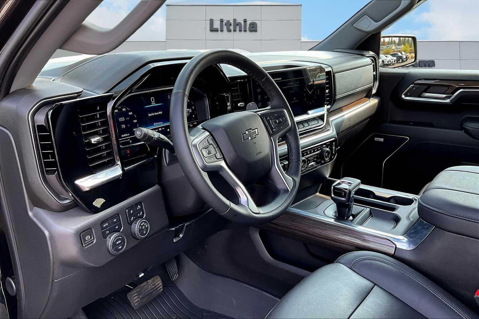 2024 Chevrolet Silverado 1500 LT Trail Boss photo 2