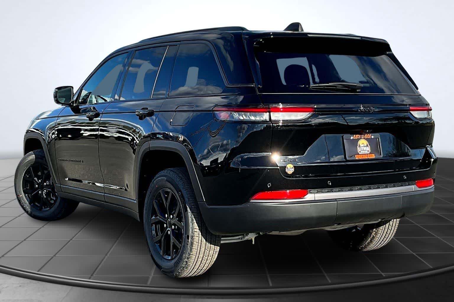 Thumbnail: 2026 Jeep Grand Cherokee - 4