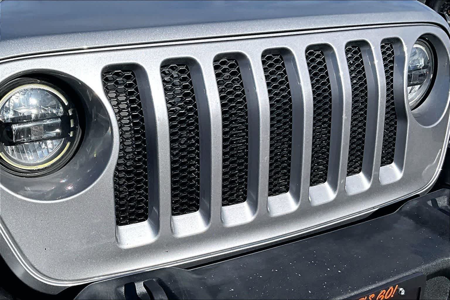 Thumbnail: 2021 Jeep Wrangler - 33