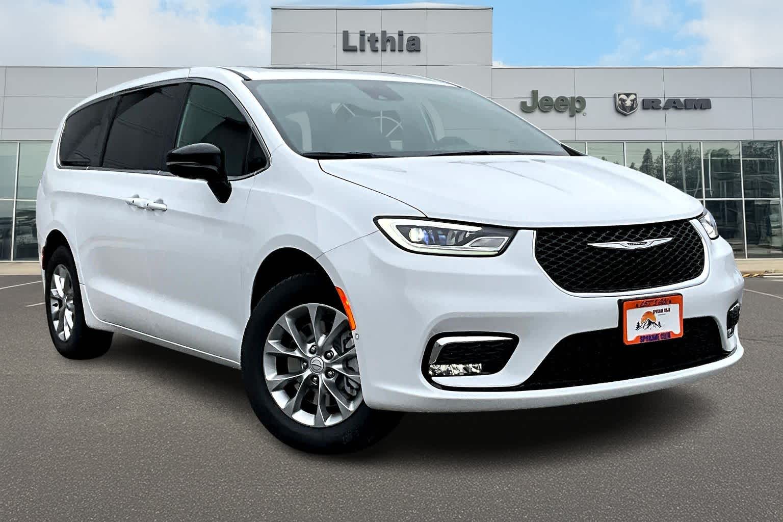 Thumbnail: 2026 Chrysler Pacifica - 22