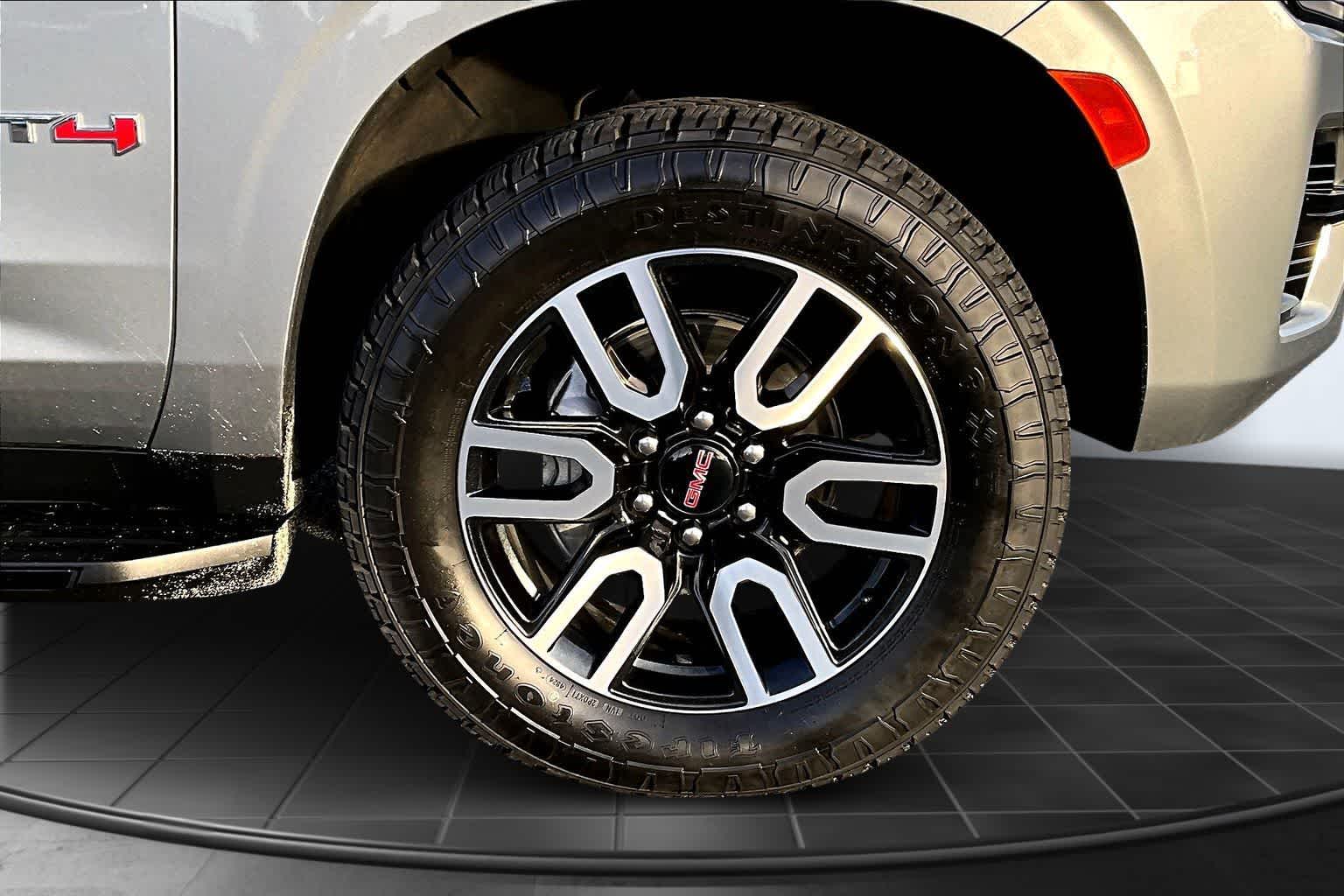 Thumbnail: 2024 GMC Yukon - 34