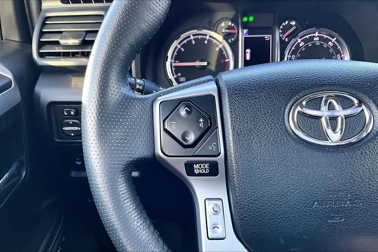 Thumbnail: 2021 Toyota 4Runner - 25