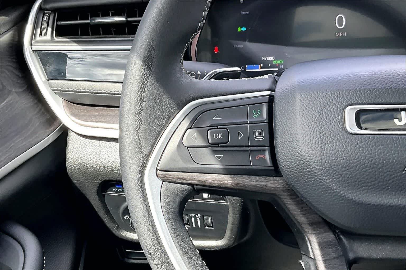 Thumbnail: 2022 Jeep Grand Cherokee - 25