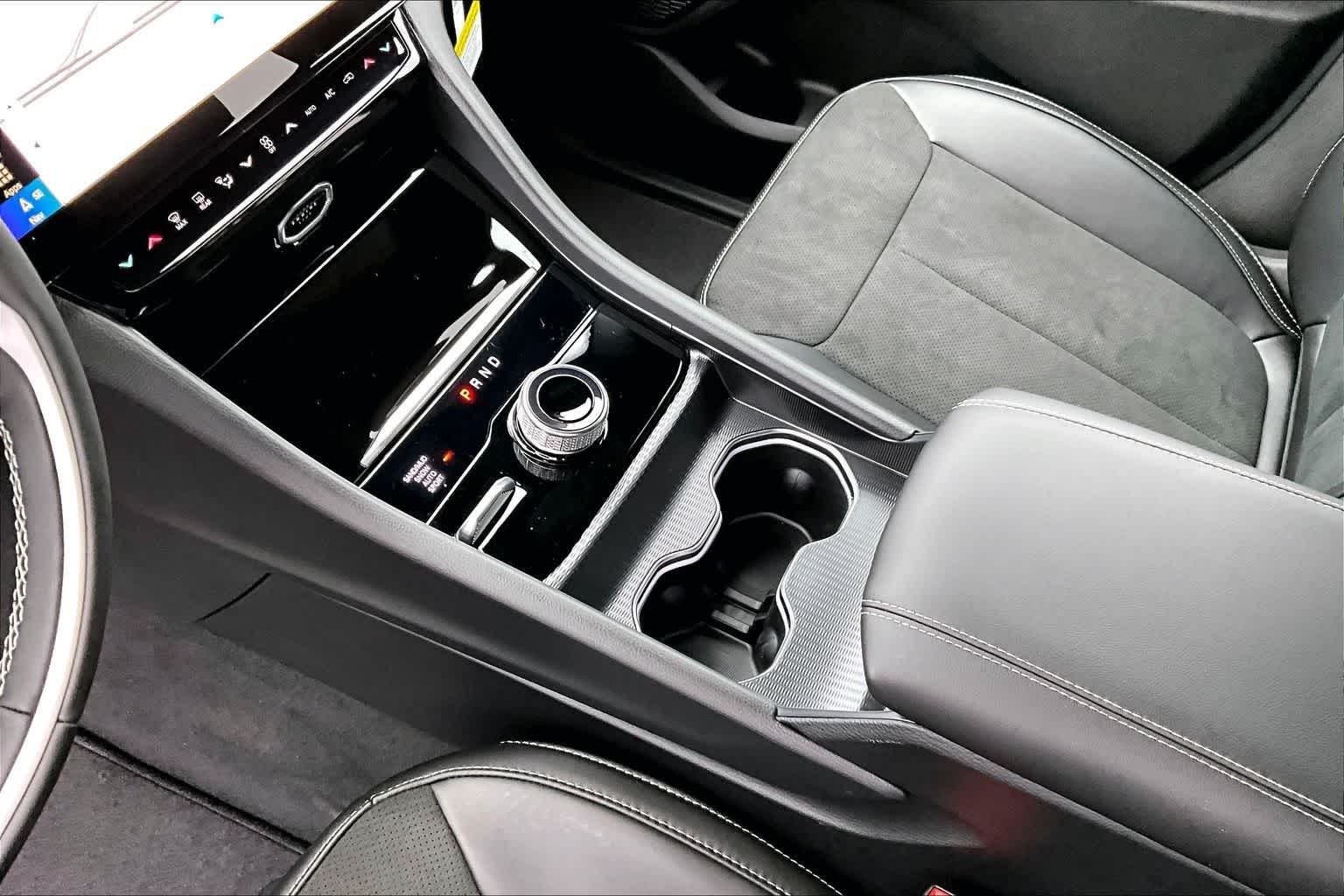 Thumbnail: 2026 Jeep Grand Cherokee - 17