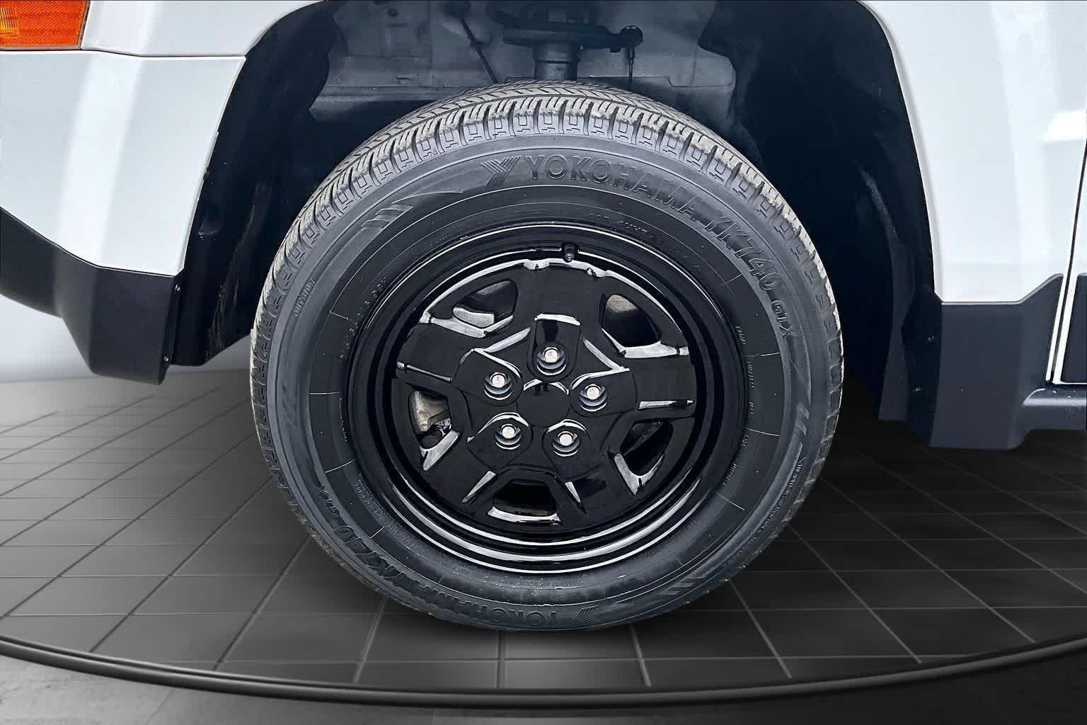 Thumbnail: 2016 Jeep Patriot - 8