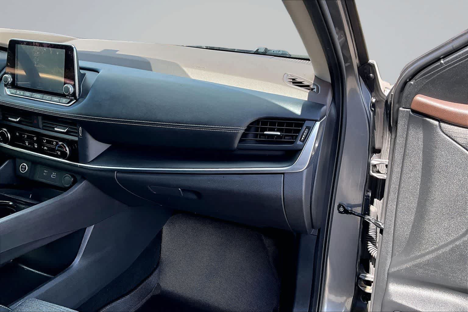 Thumbnail: 2021 Nissan Rogue - 23