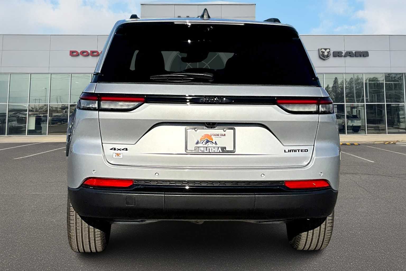 Thumbnail: 2025 Jeep Grand Cherokee - 5