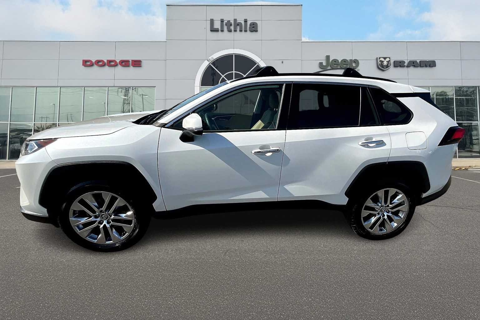 2021 Toyota RAV4 Limited photo 3